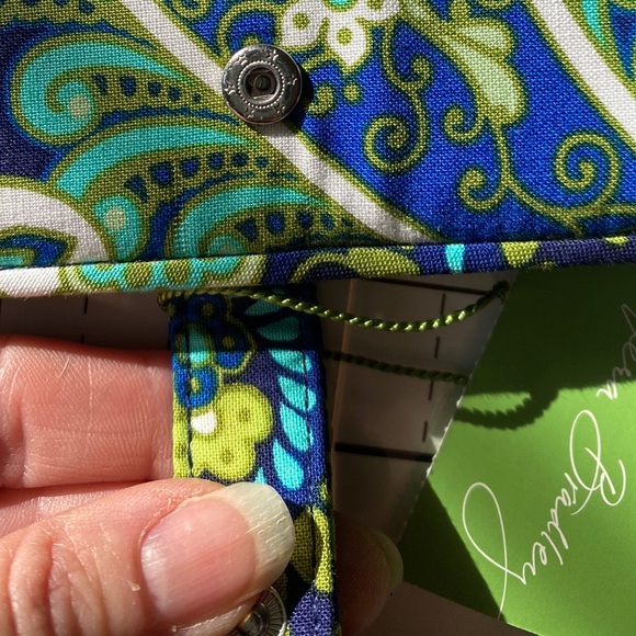 NWT Vera Bradley Passport ID Cover Rhythm & Blues Greens Aqua White Navy - Picture 8 of 16